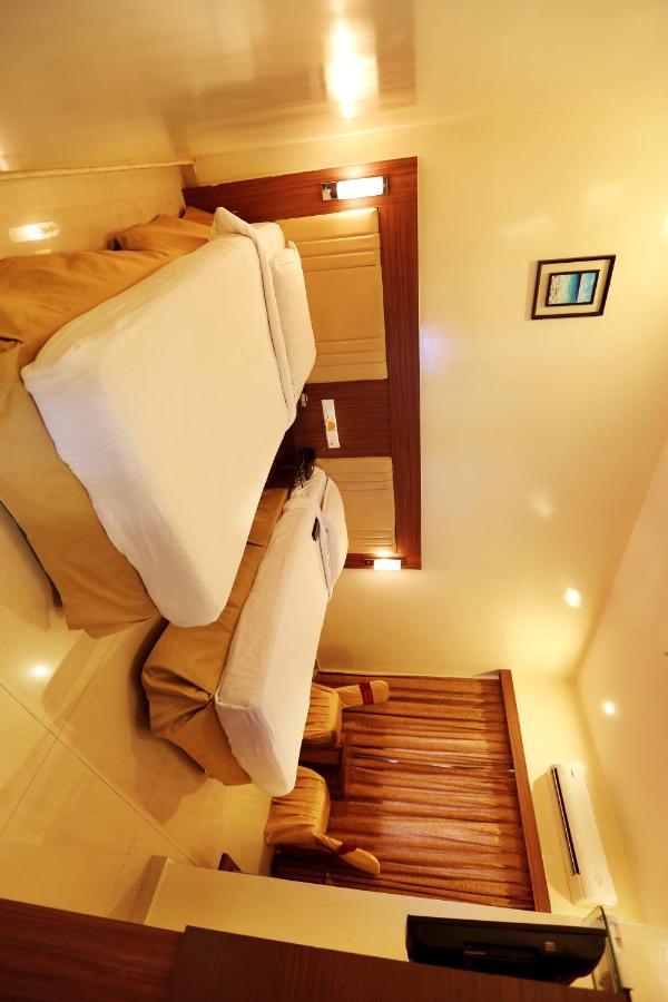 Hotel Swagath Grand Nagole Haiderabad Buitenkant foto
