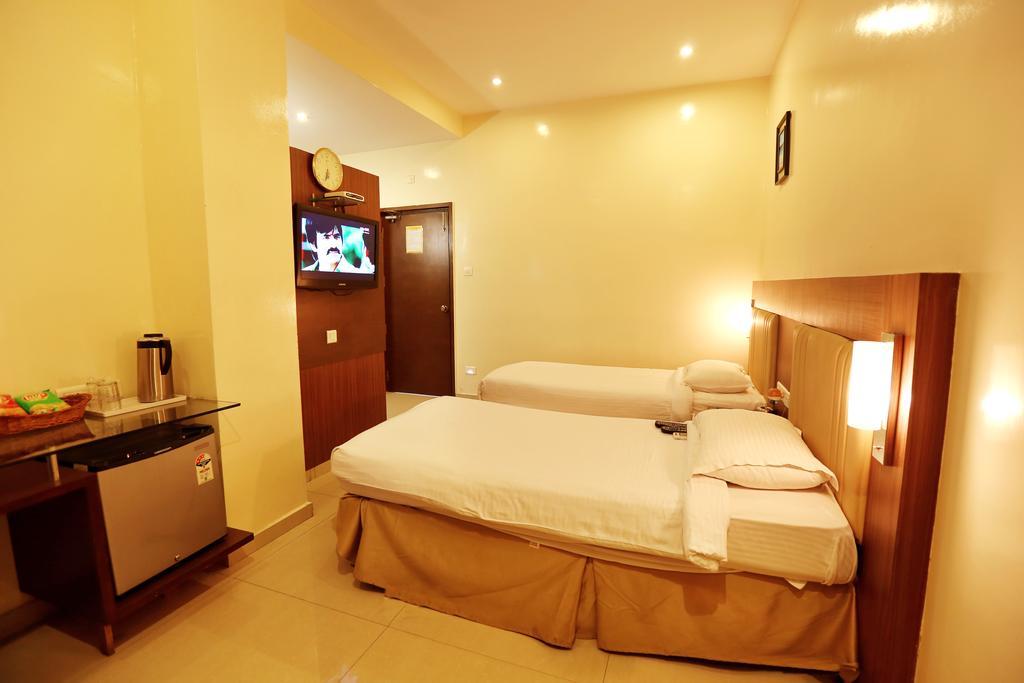 Hotel Swagath Grand Nagole Haiderabad Kamer foto
